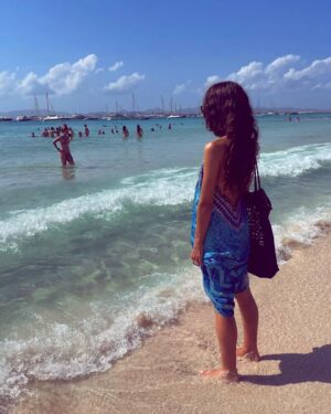 Gina Dirawi Instagram - Pallar internet verkligen ännu en svensk på Ibiza?