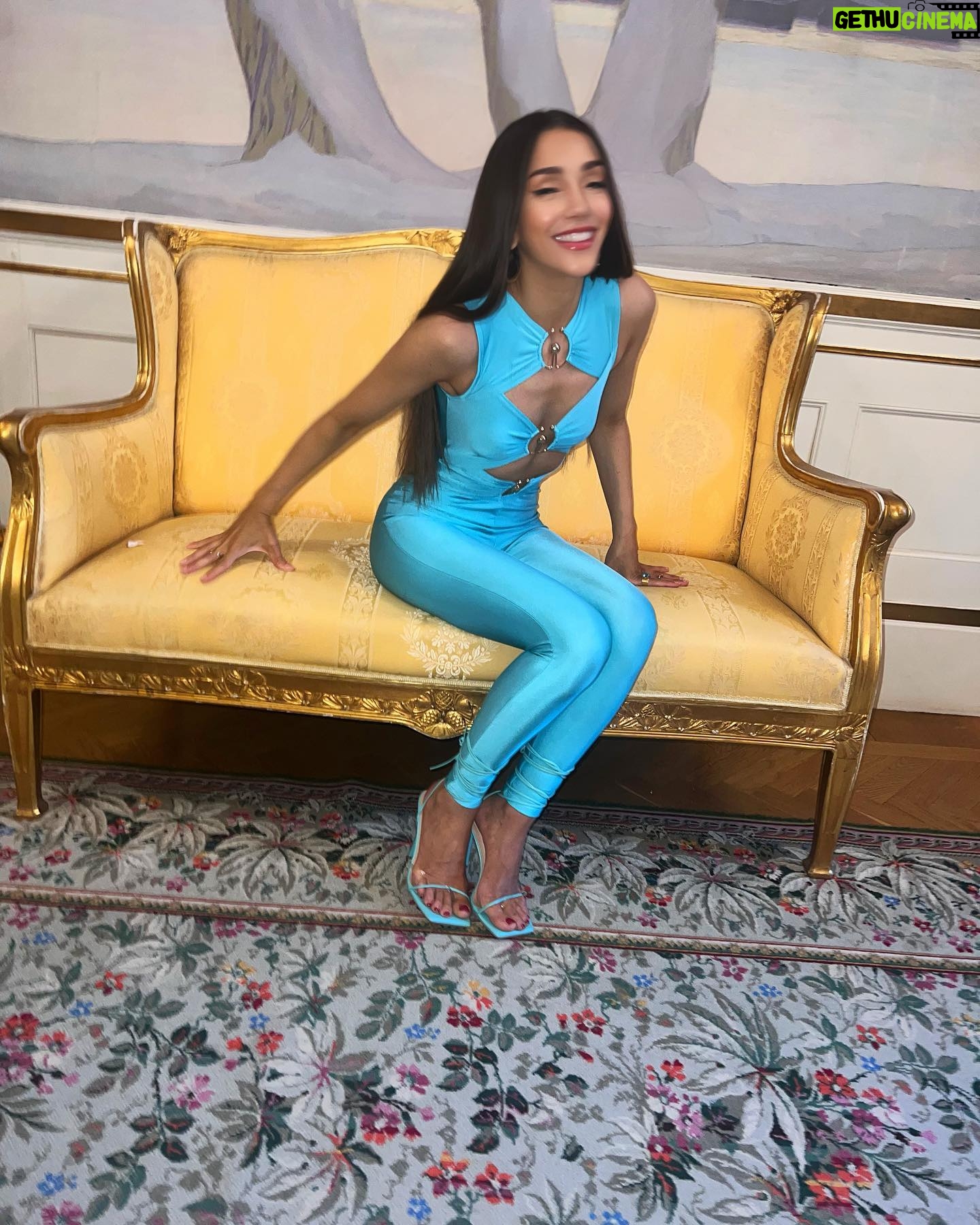 Gina Dirawi - 3 Likes - Blue💙
@dennizpopawards
@mariabarsoum