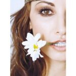 Gina Gershon Instagram - Spring has Sprung. #happyspring 🌸🌺🌼may it ring renewed positive peaceful hopeful loving energy. 🩷❤️🧡💛💜🤎#springequinox