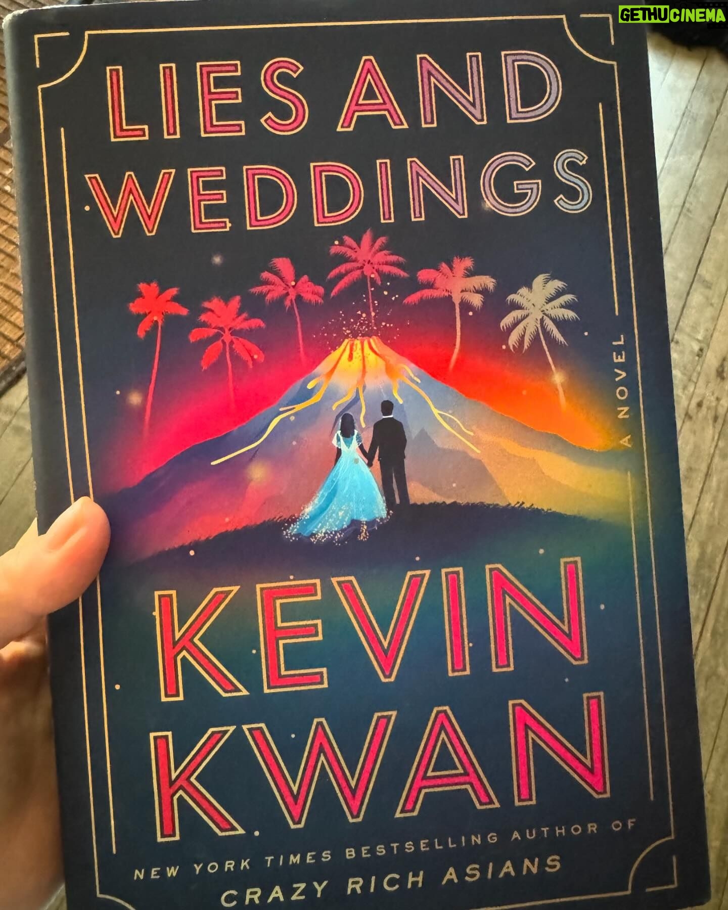 Gina Gershon Instagram - Congratulations to my friend Kevin Kwan for his new book Lies and Weddings!!! such a fun night ! Canβt wait to read !!! @kevinkwanbooks #liesandweddings πππβ¨β€οΈππ