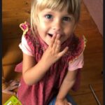 Gina Gershon Instagram - My pal Lolo turned 8. #8isgreat ❤️❤️❤️#happybirthday 💃💃💃Go Lolo Go lolo