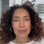 Gina Torres Instagram – In case you were wondering what I was up to while all my gorgeous and talented friends and colleagues were out in dem streets being nominated and/or beyond fabulous!!!
a) This happens to me a lot. I start off strong and then we start eating and, “Instagram?! Whaat? b) Yes, I totally soaked my raisins in tequila and hot water. c) No daughters were harmed during the making of this video.
#AlternativeOscarSunday #ComfortFood #CookingIsMyLoveLanguage