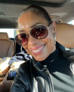 Gina Torres Instagram - Just a little #feelinmyselffriday pic 😎💕 Feeling so much gratitude for all things good and bad, as it has all shaped me and brought me to this day. Deep breath. Wishing all you beautiful souls out there #Grace for yourselves and others #OnlyLoveIsReal ❤️