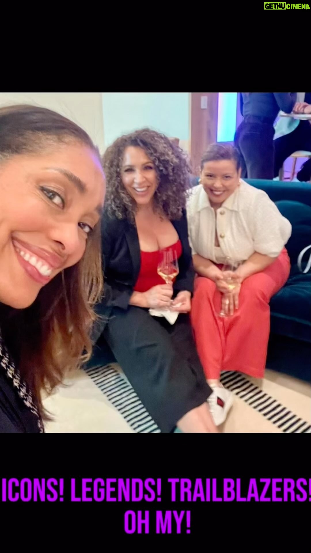Gina Torres Instagram - #TBT Que rico estar en communidad! Recently I had the extreme pleasure of spending time with some AMAZING Friends, Visionaries, Pioneers and all around Showstoppers! No somos iguales todos. We don’t all look the same or sound the same or THINK and FEEL the same way about many things. But we can all agree, no matter the storm, we are so much #strongertogether 💪🏾 ❤️Oh, and did I mention we love a good party?? Azucar!!! #OnlyLoveIsReal #Unidos