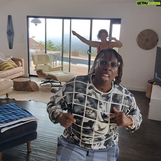 Gina Yashere Instagram - Oo is it??? GIMME THE ARTIST!! GIMME THE YEAR!! #choonsontuesdays #choonsontuesday #noshazam #under30sdontevenbother #thisaintyourgame