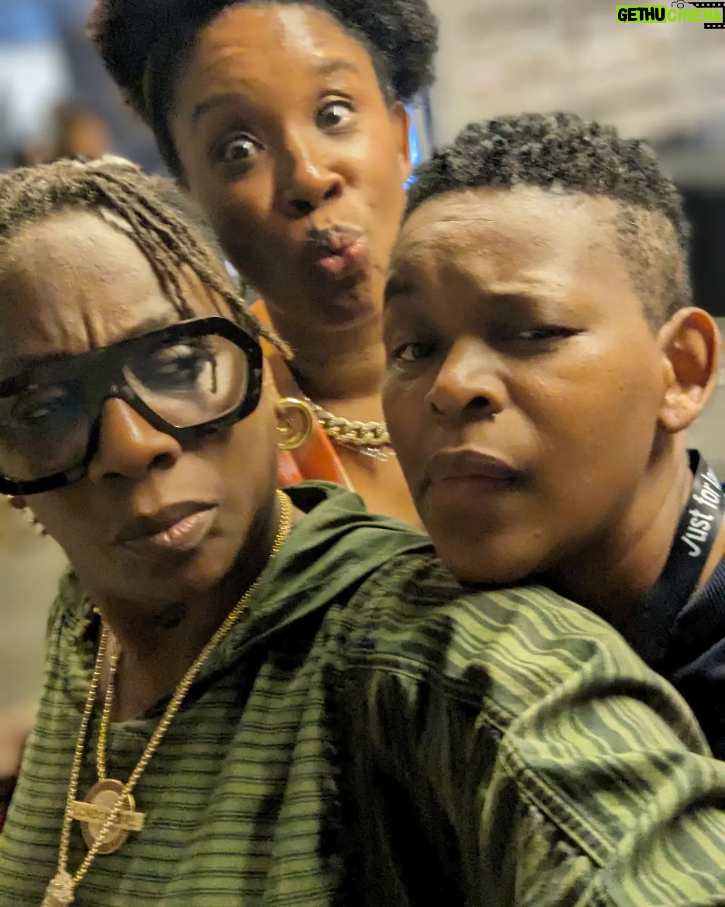 Gina Yashere Instagram - Montreal! I came, I conquered, I partied like I wasn't a stiff kneed old woman, & I left! Thanx to all of you who came out to see me on the Brit(ish) show, & my 2 #thewomankingofcomedy nights. I'd almost forgotten how much I love this artform of Stand up. Only 3 more dates of this whirlwind tour! TORONTO PORTLAND LOS ANGELES GET YOUR TICKETS! DON'T ASK ME SHIT!! GINAYASHERE.COM FOR DEETS #thewomankingofcomedy