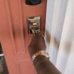 Gina Yashere Instagram - Did you think I would really go to Joshua tree and not do one of my world famous #ginashotelrooms reviews??? COME ON! The crew @ninarose1665 @glo_bigelow @dee_millionz_fit @taylord_88 liked it I give it an A- Lost the A for only one sink in the primary, & thin ass rags they had for pool towels. It's been a while. I'm being harsh 😂 WHAT YOU THINK? And please Boo @glo_bigelow'a British accent 😂 GET YOUR TICKETS FOR THE WOMAN KING OF COMEDY LOS ANGELES! DON'T ASK ME SHIT!! ginayashere.com for deets #ginashotelrooms #controlcondom #travelinggermaphobe #stealables