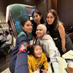 Girindra Kara Instagram - Selamat Hari Kartini perempuan-perempuanku! ❤️
Walaupun aku teh awewe dengan jeroan lalaki manja nan cengeng 😌
You know you love me xx