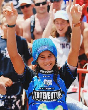 Gisela Pulido Instagram - una reflexión sobre el deporte y las marcas: siempre han ido de la mano. En mi caso, desde hace mucho tiempo, han apoyado mi camino y mis sueños, como mi familia. Es más, formando parte de ella. Las hay de todos los tipos, pero ningún patrocinador es mejor que otro. No existe la empresa perfecta, igual que tampoco la deportista perfecta, ni la que lo gana todo. Hay que quedarse con los patrocinadores que tienen los mismos valores que tú y que te acompañan de verdad en tu crecimiento 🌱

@movistar_es estuvo desde el principio y empezar 2024 con ellxs me tiene así: 💙🥹