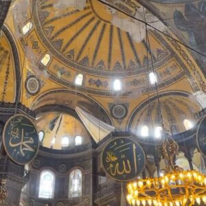 Gita Sucia Instagram - Istanbul ‘23; 🍯🌙