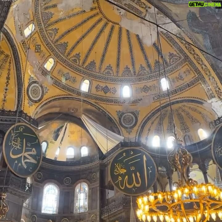 Gita Sucia - 3 Likes - Istanbul ‘23; 🍯🌙