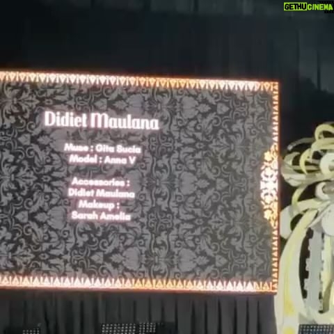 Gita Sucia - 3 Likes - Drifting in an enchanting design by Mas @didietmaulana and accented with batik from 3E, the Red Carpet Gala marked the joyful occasion of Mas @emil_mke ’s birthday 🧡❤️