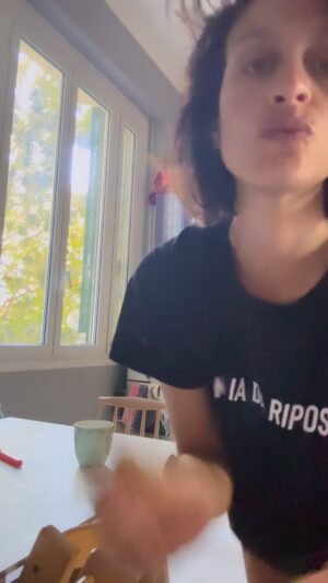 Giulia Bevilacqua Instagram - Malinconia da fine film..
io ti combatto così!💃