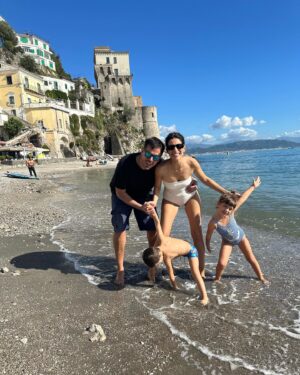Giulia Bevilacqua Instagram - 29 ottobre bagno a Cetara.
❤️ @clavelnic vitto edo ❤️