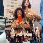 Giulia Bevilacqua Instagram – Alle prove avevamo immaginato Serena più riccia e cotonata poi abbiamo preferito che fosse più semplice, com’è lei.
I provini sono una fase importantissima per trovare il personaggio e per me è un vero spasso.
Stasera il secondo appuntamento con il #metodofenoglio su @rai1official di @cas__ale.
Mi raccomando, perché stasera si entra nel vivo della storia e sarà sempre più un crescendo di emozioni e tensione.