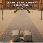 Giulia Bevilacqua Instagram – Come una bambina impaziente aspettavo questo regalo per Natale ed è arrivato:
Il trailer di PARE PARECCHIO PARIGI, nelle sale dal 18 gennaio.
E io lo regalo a voi, a tutti i sognatori e a tutti quelli che credono che non è mai troppo tardi per realizzare un sogno.
(Oh, è tratto da una storia vera, eh!)
Buon Natale dalla famiglia Cannistraci. Con tutto il cuore. ❤️
@leonardo_pieraccioni @chiarafrancini @ninofrassicaoff @01distribution