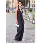 Giulia Bevilacqua Instagram - Grazie ancora a @gianlucademarchi e @lorenzodelia per la bellissima serata a supporto di @anlaids_lazio 💙 @clavelnic ❤️ Photo @stefanocolarieti_photographer styling @othersrl @brunellocucinelli_brand @delfinadelettrez @fendi