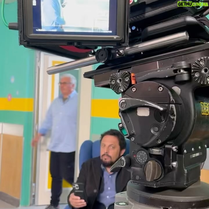 Giulia Bevilacqua Instagram - VOLEVO UN FIGLIO MASCHIO Di #neriparenti con @enricobrignano, me e tanti giovani bravi attori. DA DOMANI 5 OTTOBRE AL CINEMA Noi ci siamo divertiti tanto. Secondo me lo farete anche voi. Andate al cinema e fatemi sapere. @medusafilmofficial @othersrl @maxmara @santoniofficial @simonebelliagency