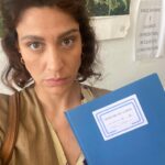 Giulia Bevilacqua Instagram – Alle prove avevamo immaginato Serena più riccia e cotonata poi abbiamo preferito che fosse più semplice, com’è lei.
I provini sono una fase importantissima per trovare il personaggio e per me è un vero spasso.
Stasera il secondo appuntamento con il #metodofenoglio su @rai1official di @cas__ale.
Mi raccomando, perché stasera si entra nel vivo della storia e sarà sempre più un crescendo di emozioni e tensione.