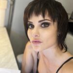 Giulia Elettra Gorietti Instagram – Non sono io in questa posa.
É COCO.
Nuovo film nuova avventura…sento la mancanza di Claudia ma Coco ha una forte personalità quindi a breve riuscirà a prendere il suo posto.☺️🖤
.
.
.
.
.
.
#actress #30annidimeno #coco #set #italianset #italiancomedy #commediaitaliana #camaleo #roulotte