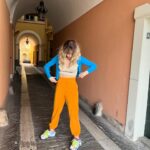 Giulia Elettra Gorietti Instagram – Walking with my fav #shoes 
SHOES @cljd_shoes 
OUTFIT @soallure 
#noadv #gift #roma #rome #walking #wig #actress