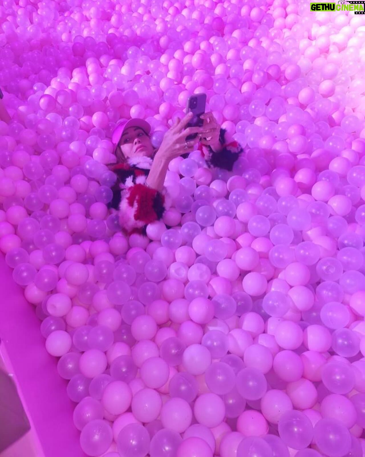 Giulia Elettra Gorietti Instagram - Un pomeriggio bellissimo al @museumofdreamers . . . . . . . #museumofdreamersroma #girls #italian #brasilian #german #portuguesa #moms #daughters #giuliaelettrago #funny #happy #barbiehouse #barbie