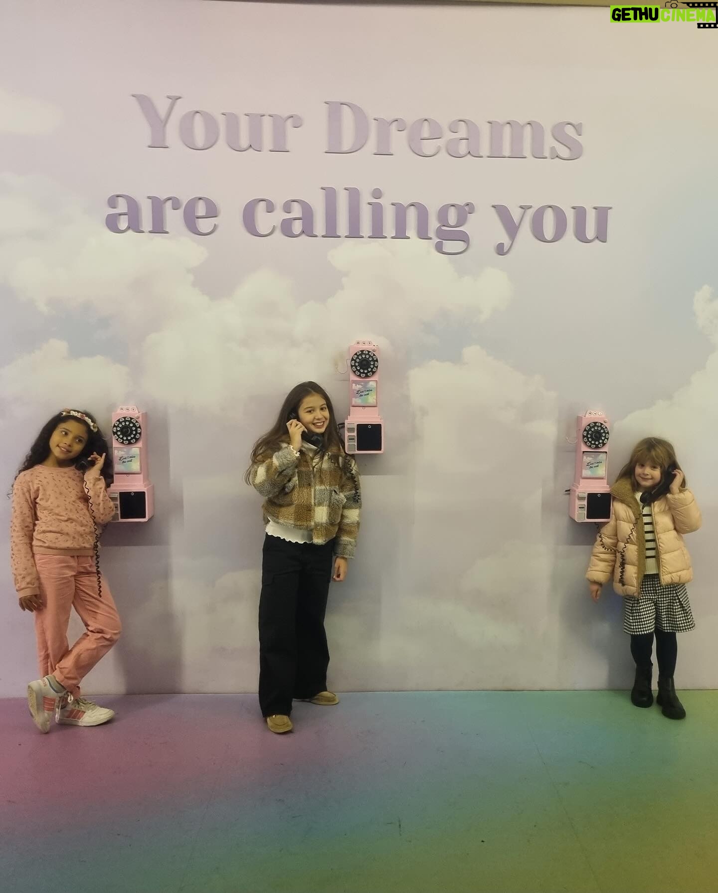 Giulia Elettra Gorietti Instagram - Un pomeriggio bellissimo al @museumofdreamers . . . . . . . #museumofdreamersroma #girls #italian #brasilian #german #portuguesa #moms #daughters #giuliaelettrago #funny #happy #barbiehouse #barbie