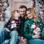 Giulia Elettra Gorietti Instagram – Buon Natale a tutti voi.
Vi auguro più che felicità stasera …la serenità.
A capodanno poi cambierò augurio.😄 
Godiamocelo e sentiamoci fortunati pensando a cosa accade altrove.
Love 
@ovspeople @ovskids 

.
.
.
.
.
.

#christmas #natale2023 #natale #natale23 #family #winter #navidad #buonnatale #mangiamoper24ore #giuliaelettrago #violante #pietroiemme9