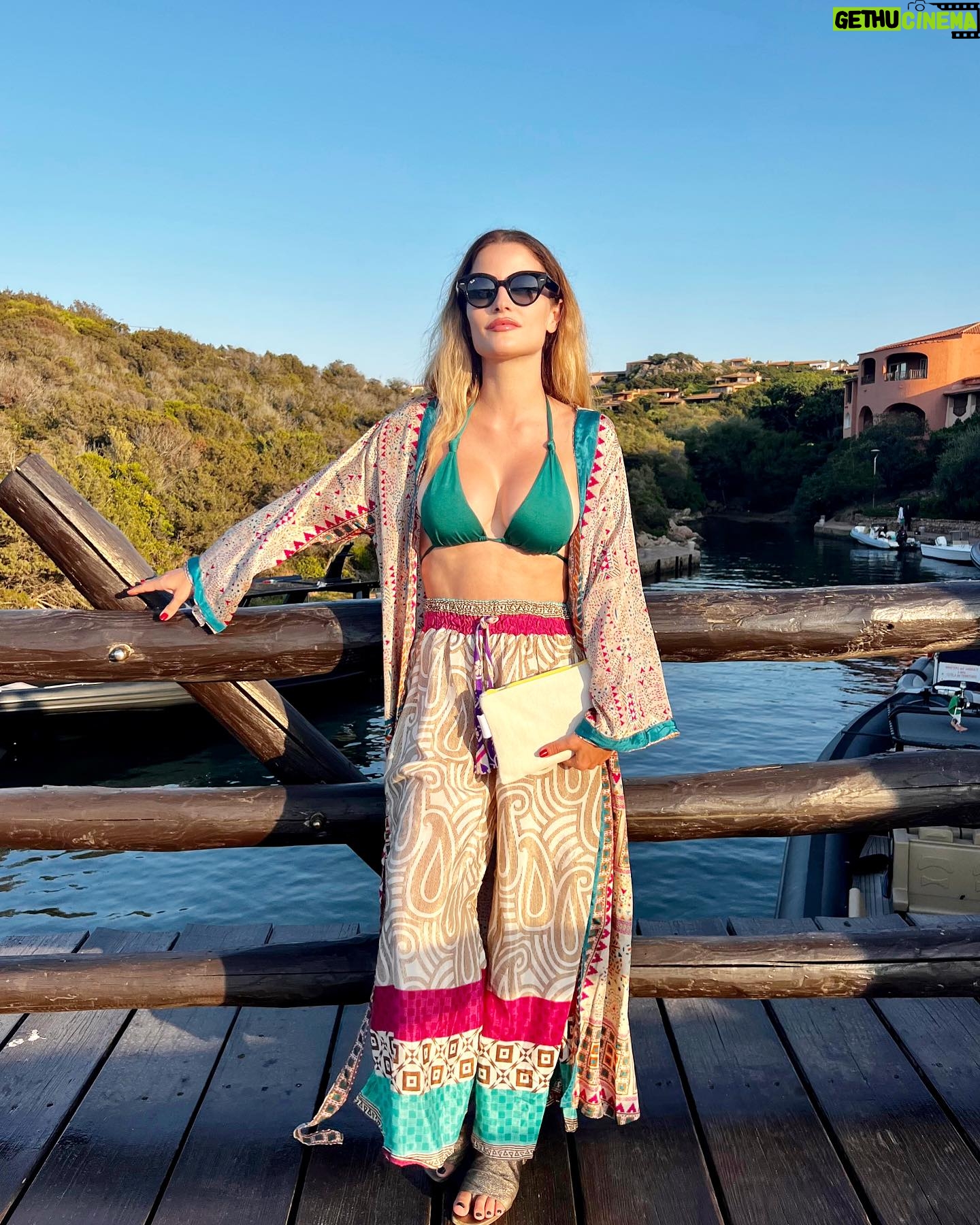 Giulia Elettra Gorietti Instagram - Sardegna I ♥️you. Aperitivo with friends . . . . . . . #sardegna #portocervo #piazzettadiportocervo #summer #actress #goodvibes #positivepeople #love #friendship #mom #italianmom #italiangirl #germangirl #portoguesegirl #sunshine #happyhour
