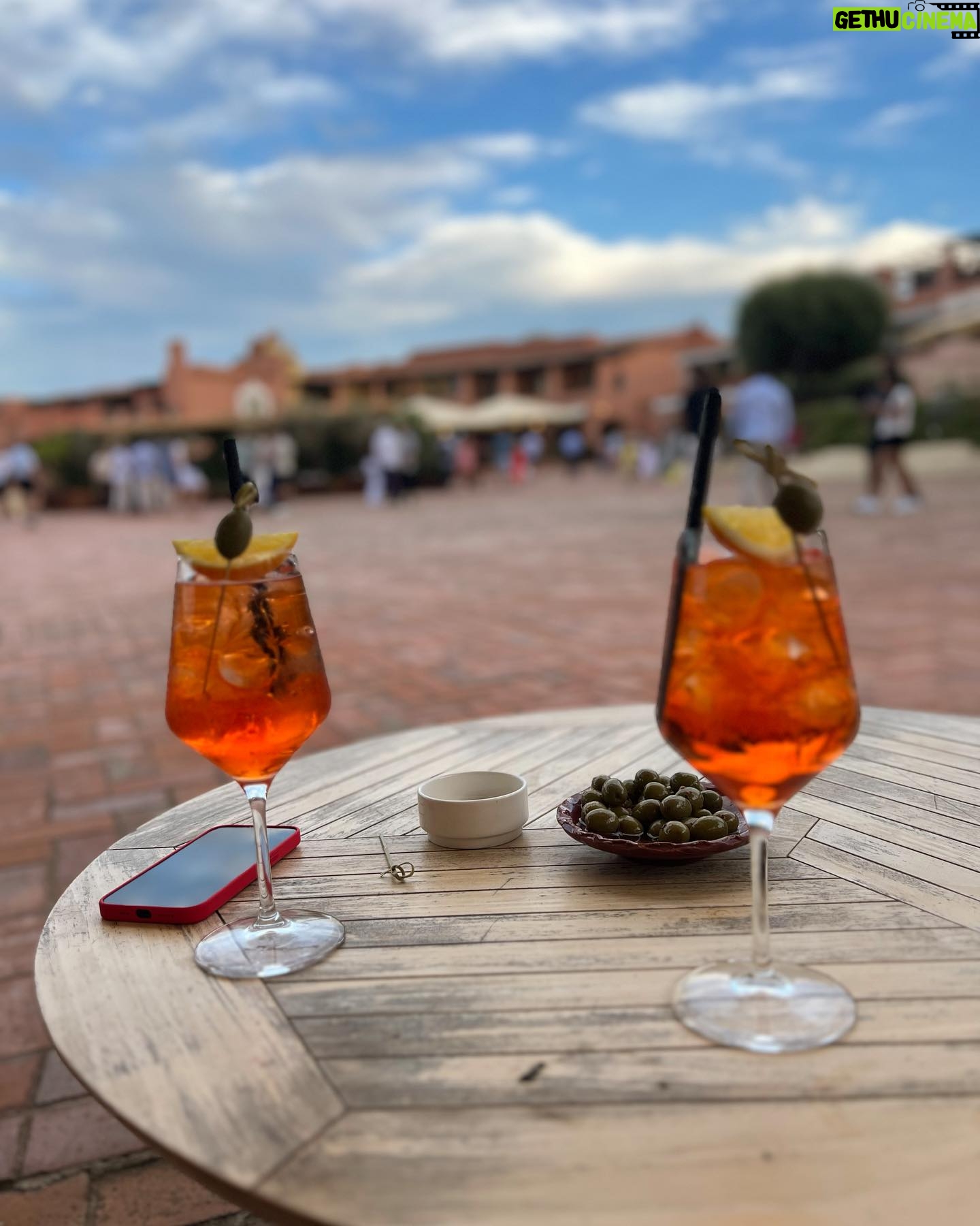 Giulia Elettra Gorietti Instagram - Sardegna I ♥️you. Aperitivo with friends . . . . . . . #sardegna #portocervo #piazzettadiportocervo #summer #actress #goodvibes #positivepeople #love #friendship #mom #italianmom #italiangirl #germangirl #portoguesegirl #sunshine #happyhour
