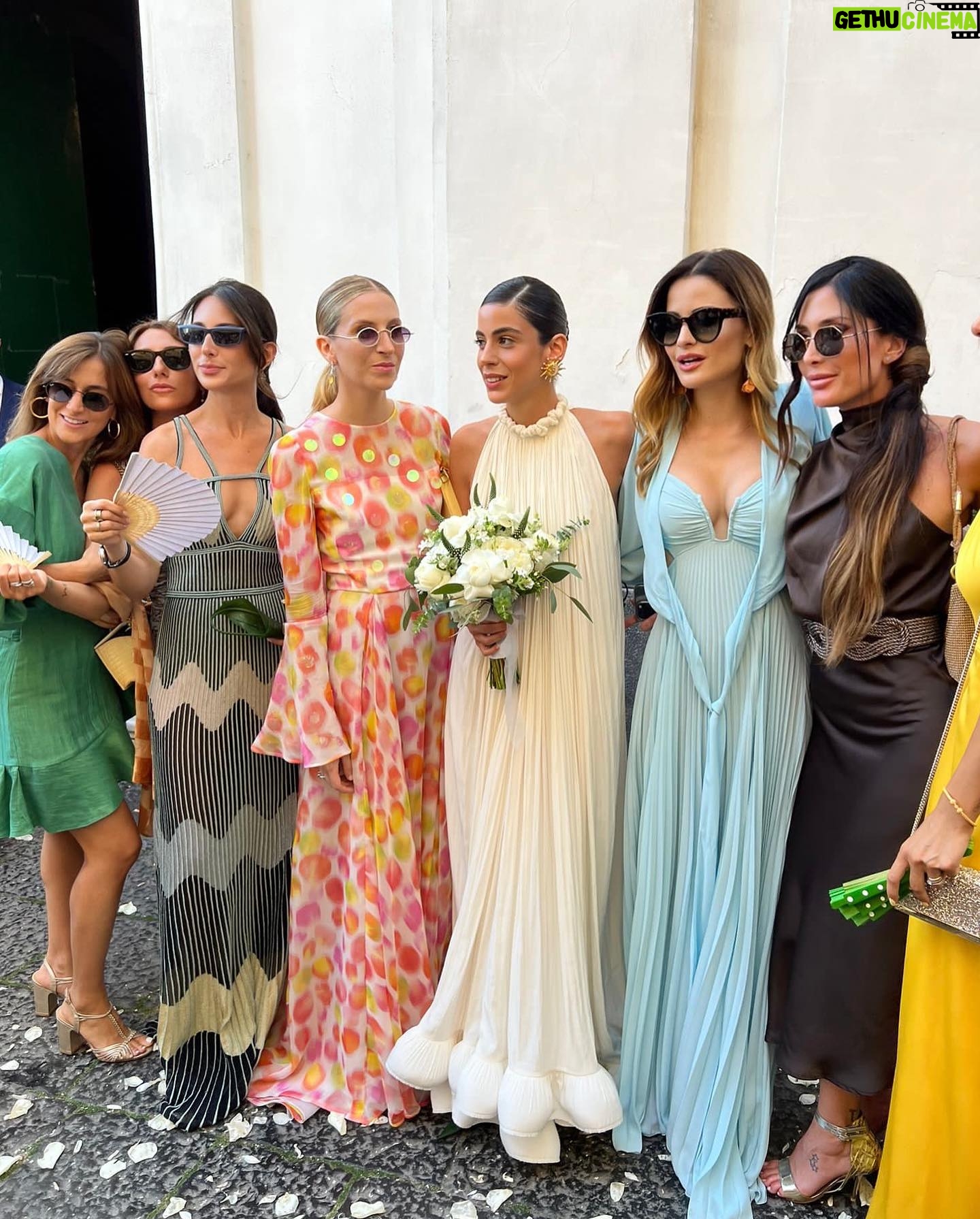 Giulia Elettra Gorietti Instagram - CAPRI Nulla é più bello di un matrimonio che celebra un VERO amore. É stato emozionante. Allegra e Tommaso ♥️ . . . . . . . #wedding #capri #allietommi #friends #happiness #italianwedding #matrimonioitaliano #isoladicapri