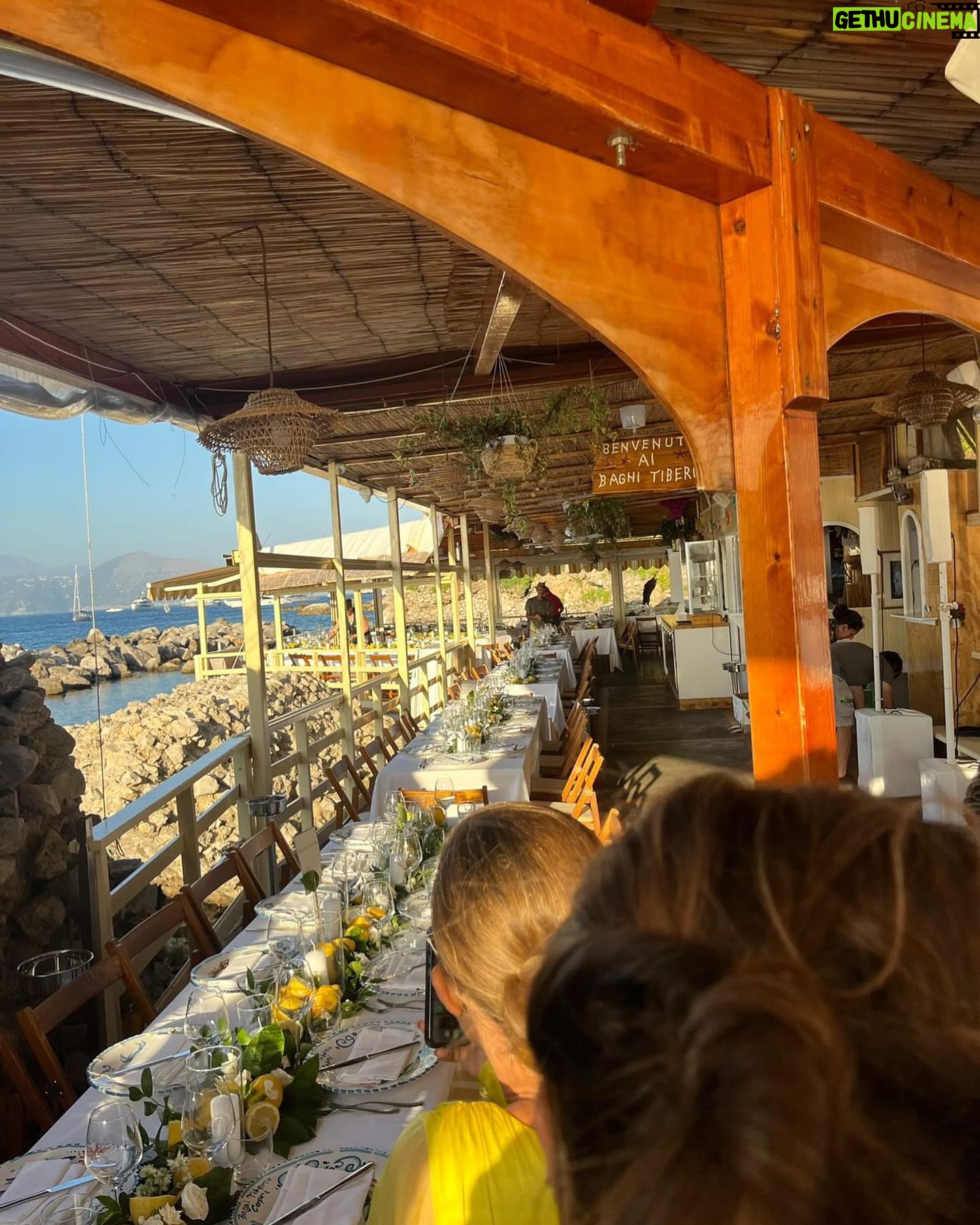 Giulia Elettra Gorietti Instagram - CAPRI Nulla é più bello di un matrimonio che celebra un VERO amore. É stato emozionante. Allegra e Tommaso ♥️ . . . . . . . #wedding #capri #allietommi #friends #happiness #italianwedding #matrimonioitaliano #isoladicapri