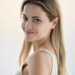 Giulia Elettra Gorietti Instagram – Queste sono le foto scattate ieri per il mio nuovo book NON LAVORATE,al naturale.
Erano anni che non le facevo nuove e quindi ho conosciuto per la prima volta le mie prime rughe…e mi piacciono.
Forse perché ho imparato  ad amarmi davvero proprio oggi♥️
Grazie a @thefalsepaolopalmieri secondo me il più bravo di tutti senza paragoni.#book #new #cinema #love #actress