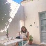 Giusy Buscemi Instagram - In modalità vacanza …ma studiando già per i nuovi episodi di #updc 💚 @luxvide @fremantleit @rai1official @unpassodalcielo_official