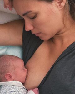 Giusy Buscemi Instagram - Con grande gioia vi annunciamo che il 31 luglio, alle 23:00 é venuto alla luce Elia Maria Michelini!!! Che Dono immenso la Vita! E quante emozioni! I fratelli sono super felici.. Da adesso partono giornate di latte, coccole e notti in bianco! 🙈🥰🙉