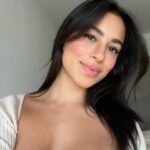 Gizem Emre Instagram - #itsmyperfectmatch Das Perfect Match Tinted Serum von @lorealparis versorgt die Haut mit Feuchtigkeit und passt sich dem eigenen Hautton an. Perfekt für einen natürlichen Look! #lorealtintedserum - Anzeige