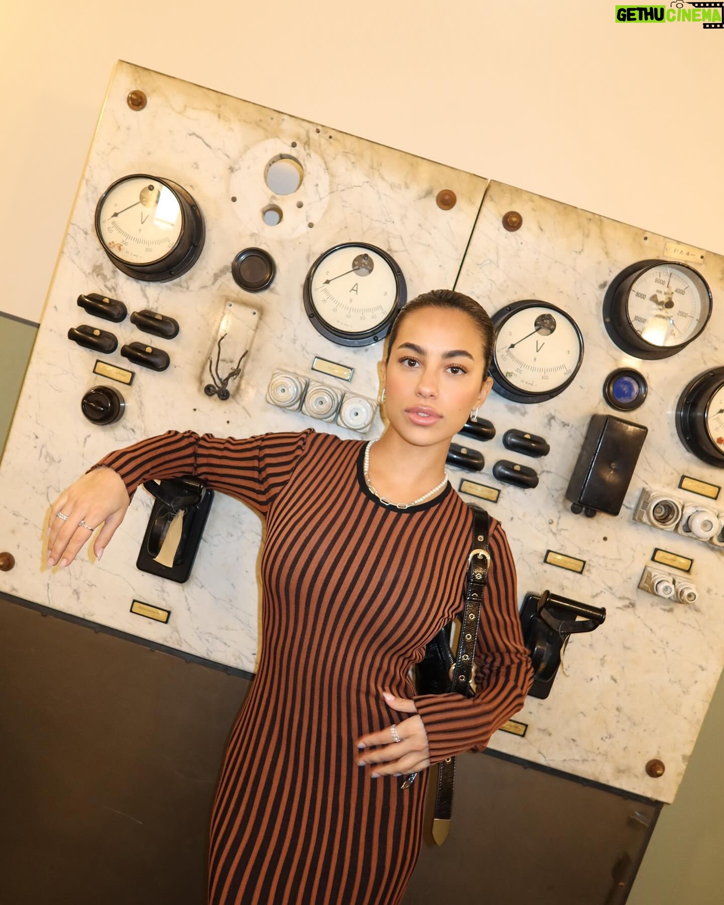 Gizem Emre Instagram - Spending the day with my @thisisbta family at the @berlinale 🎞️ thank you @theofficialpandora for joining me ✨ #BELOVE #ShotforPandora #ad