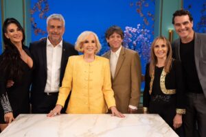 Gladys Florimonte Instagram - Otras fotos de la #mesaza de hoy con @mirthalegrand y una divertida charla con @florimontegladys @hernandrago @escuderosilvina @joaquinlevinton 
Por algo es @lamesazarg