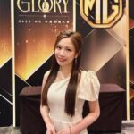 Gladys Tsai Instagram - 主持MG汽車表揚大會🎤 終於和超久不見的情歌王子勢安同台啦！ 再拚一週就要過春節啦～～ 感恩每個工作上幫助我一起合作的夥伴們🥰 💄 @yunnietang_makeup #love #life #work #ceremony #singer #dress #mc #host #car #生活 #工作 #日常 #主持 #主持人 #典禮