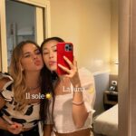 Glenda Resta Instagram – Oggi mi ero imparanoiata per una cosa… e mi sono messa a letto, poi mi hai videochiamata e mi sono scordata di tutto, ti voglio bene, mi manchi 💓🌷🫂