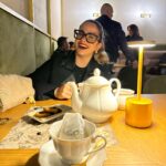 Glenda Resta Instagram - Scrivi una didascalia… NO PERCHÉ LO DECIDO IO SE SCRIVERLA O MENO. è la mia vita e decido io. Oh 💩 la sto scrivendo. Ma perché lo volevo io, non perché mi hai comandato di farlo tu. BAH.