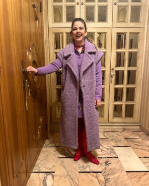 Glenda Resta Instagram - Buona Pasqua 🐣 oggi sono tornata in famiglia! Mi sono vestita super colorata per compensare dato che sono riuscita a portare anche qui il cielo grigio 💀 che fate oggi di bello? Vi leggo 💓💓💓☀️