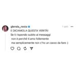 Glenda Resta Instagram - Giusto per ricordarvi che esisto e continuo a dire le scempiaggini di sempre, auguri 👹🤗🎄🎁
