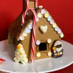 Glenda Resta Instagram - Voi avete delle tradizioni ? Cose che fate ogni vigilia o Ogni Natale? Scrivetemele sino molto curiosa!! 💖 vi piace la casetta?