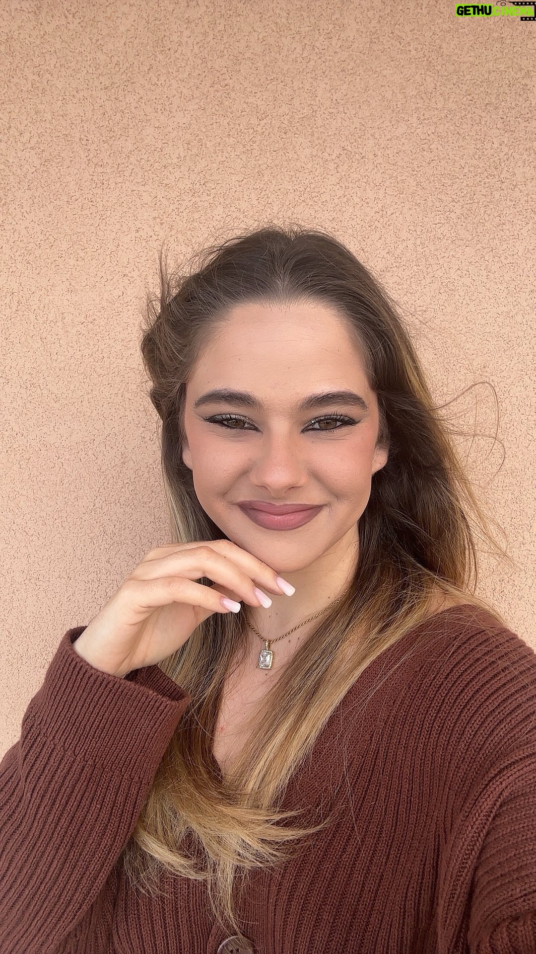 Glenda Resta Instagram - Sto provando sul balcone, vi aggiorno, vediamo che succede