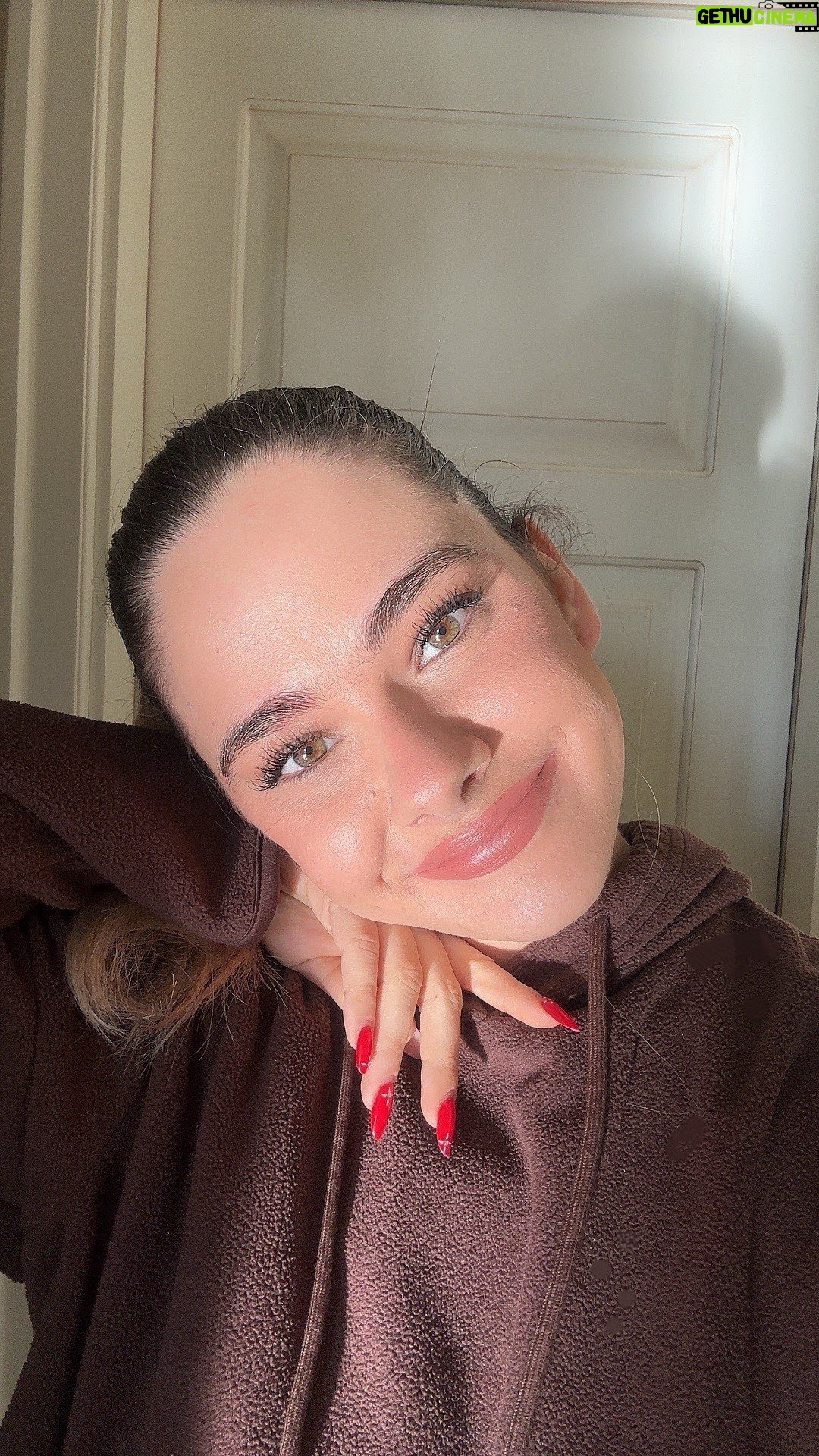 Glenda Resta Instagram - Spero di esservi stata utile, se avete un’amica, un amico, il vostro fidanzato, la vostra fidanzata che ne soffre, provate a mandarglielo, magari può aiutare 💖