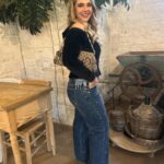 Glenda Resta Instagram - Dovevo condividere questo outfit sobrio…scusatemelo 🙃 scorri fino alla fine ✌️