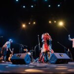 Gloria Carrá Instagram - Coronados se fue a Uruguay 🇺🇾 Nuestro hermoso paso por el Ciclo Marea en @sala_zitarrosa Montevideo Un encuentro mágico acompañados por @lanaprada, artista a quien admiramos muchísimo y tuvimos el honor de compartir escenario 🎶 Que el 2024 venga lleno de canciones y estos encuentros que nos llenan el alma ❤️ 🇺🇾💕GRACIAS URUGUAY, nos volveremos a encontrar! Los Coronados de gloria Fotos por @lusrocks @canessacecilia Vestuario por @fercaride.st