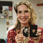 Gloria Carrá Instagram - Coronados se fue a Uruguay 🇺🇾 Nuestro hermoso paso por el Ciclo Marea en @sala_zitarrosa Montevideo Un encuentro mágico acompañados por @lanaprada, artista a quien admiramos muchísimo y tuvimos el honor de compartir escenario 🎶 Que el 2024 venga lleno de canciones y estos encuentros que nos llenan el alma ❤️ 🇺🇾💕GRACIAS URUGUAY, nos volveremos a encontrar! Los Coronados de gloria Fotos por @lusrocks @canessacecilia Vestuario por @fercaride.st