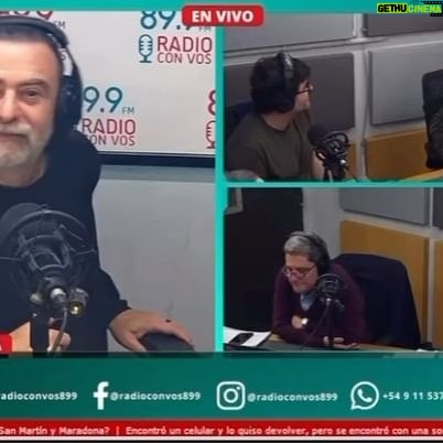 Gloria Carrá Instagram - Gracias @lalo.mirlo por el aguante 💪🏻✨ Un enorme placer hacer musiquita para vos y @radioconvos899 Martes 7 de noviembre 20:30 hs los esperamos en @cafeberlinbuenosaires Link de entradas en mi bio ✨ @coronadosdegloriaok